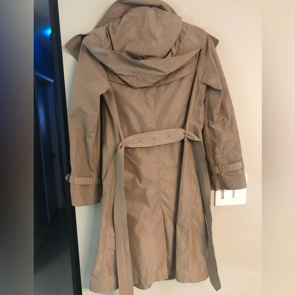 Burberry Tan Trench Coat with Hoodie - Picture 10 of 13